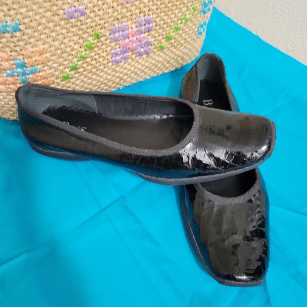 Shoes - Picture 3 of 6